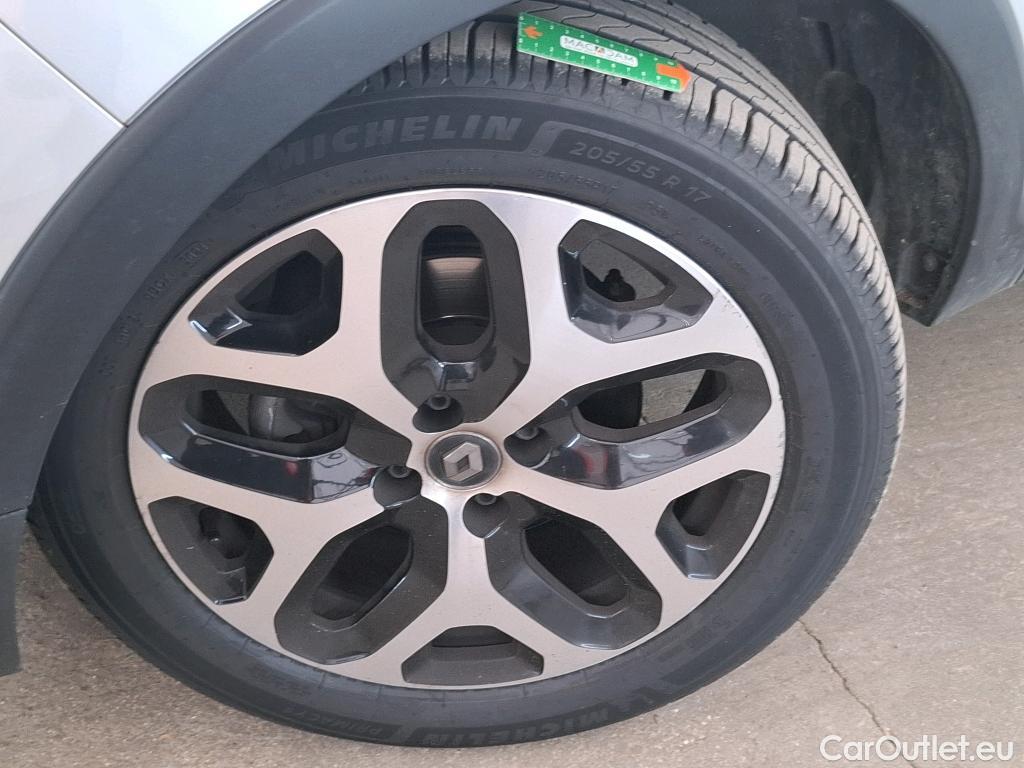  Renault  Captur RENAULT  / 2017 / 5P / Crossover Intens TCe 150 EDC FAP #9