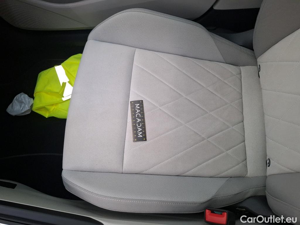  Volkswagen  Golf  VIII Berline Style 1st 2.0 TDI 150CV BVA7 E6d #10
