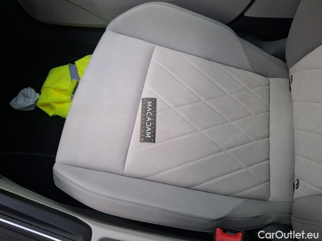  Volkswagen  Golf  VIII Berline Style 1st 2.0 TDI 150CV BVA7 E6d #9