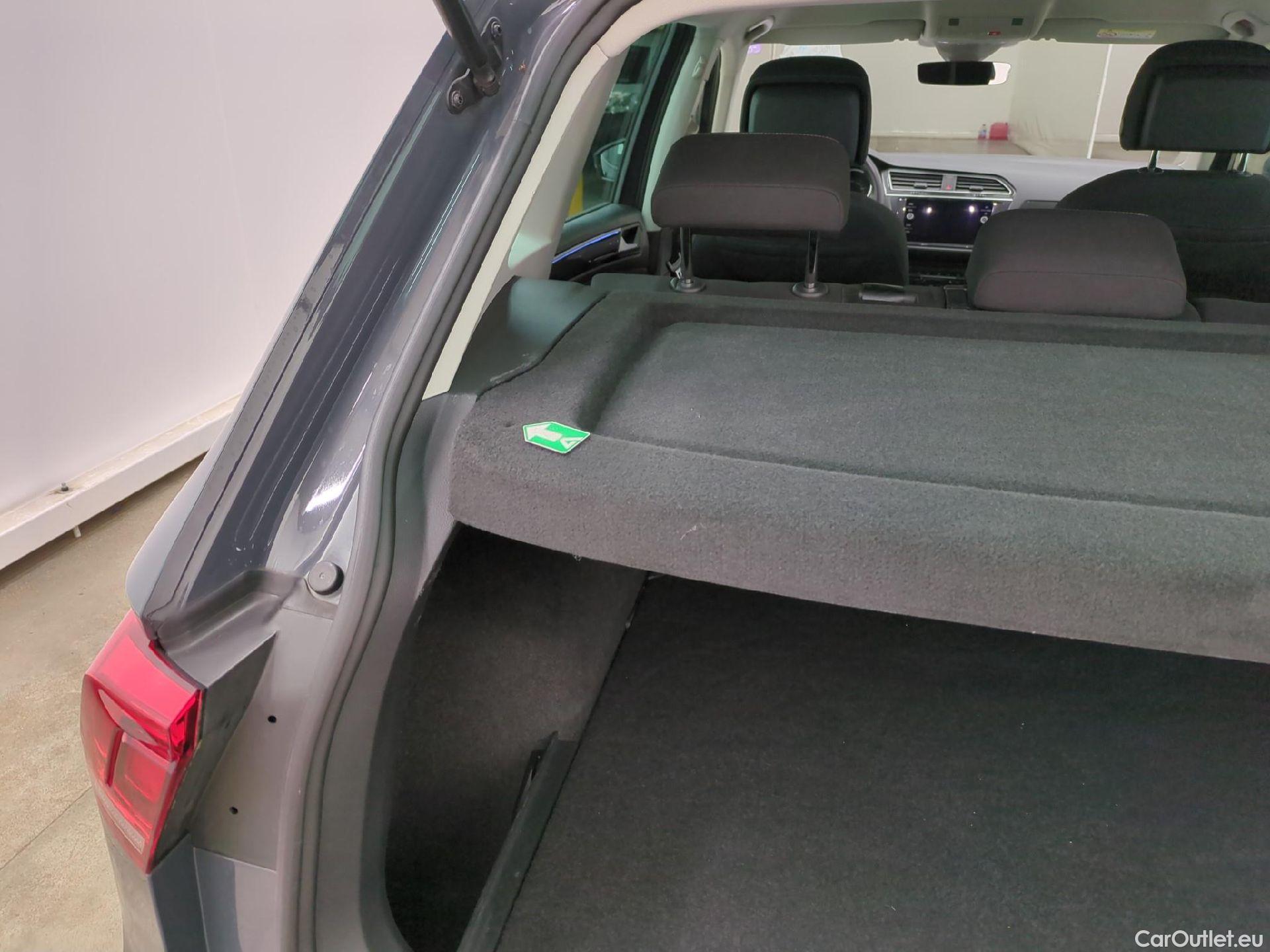  Volkswagen  Tiguan VOLKSWAGEN  5p SUV 1.5 TSI 150 EVO DSG7 Confortline #2