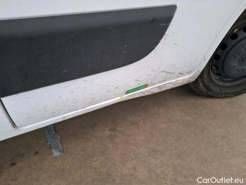  Renault  Master  Fourgon L3H2 3 5 Grand Confort dCi 135CV BVM6 7 Sieges E6dT #23