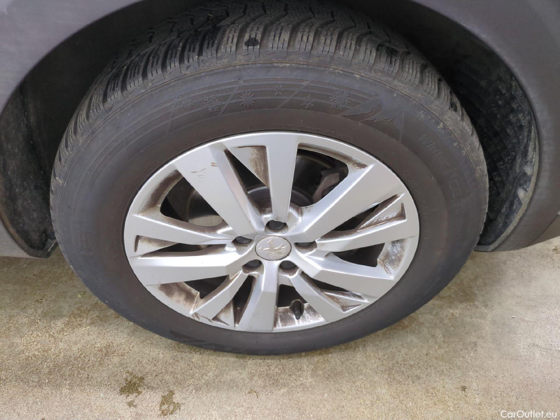  Peugeot  5008  Style 1.5 HDi 130CV BVA8 7 Sieges E6d #9