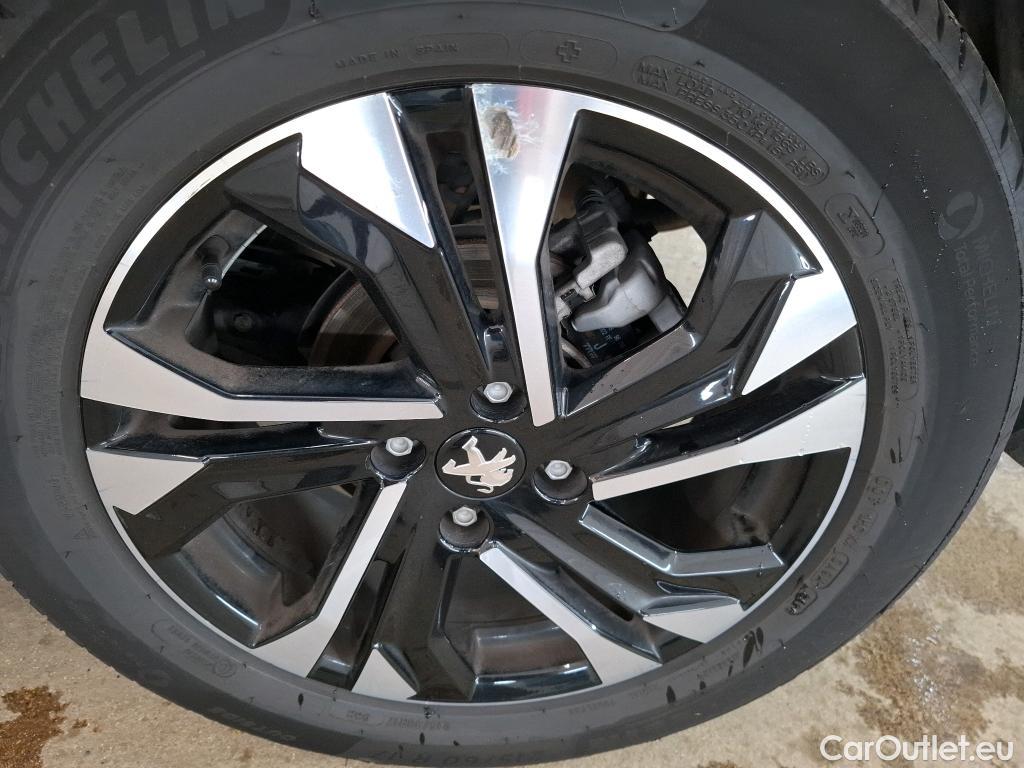  Peugeot  2008  Allure Business 1.2 PureTech 130CV BVA8 E6d #24
