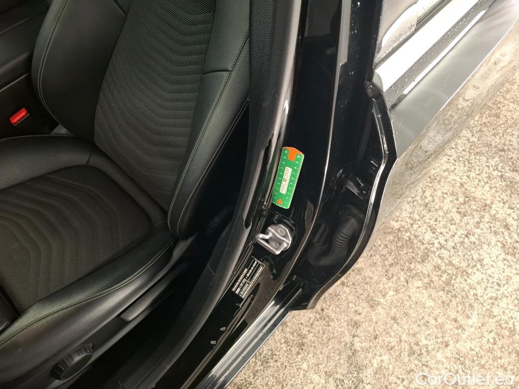  Mercedes  A-Klasse MERCEDES-BENZ Classe A Berline / 2018 / 4P / Berline A 180 d Business Line 8G-DCT #36