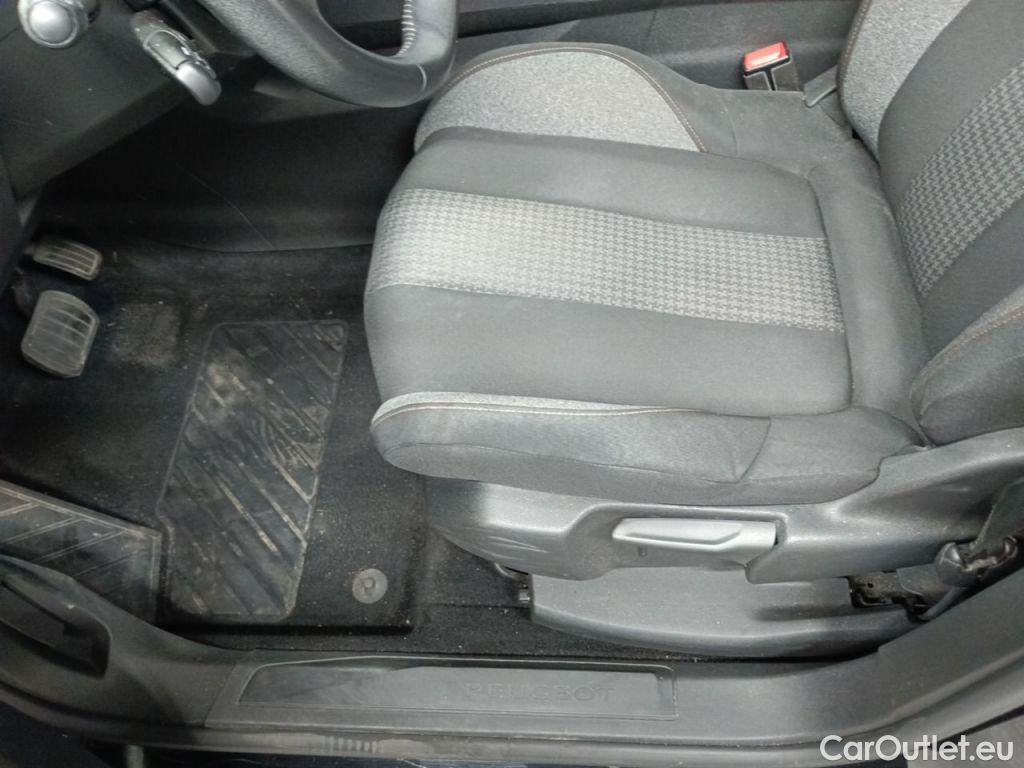 Peugeot  3008 Peugeot  1.2 PureTech 96kW S&S Auto Active 5d #92