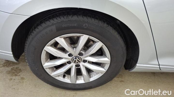 Volkswagen  Passat 2.0 TDI SCR DSG Business Variant #10