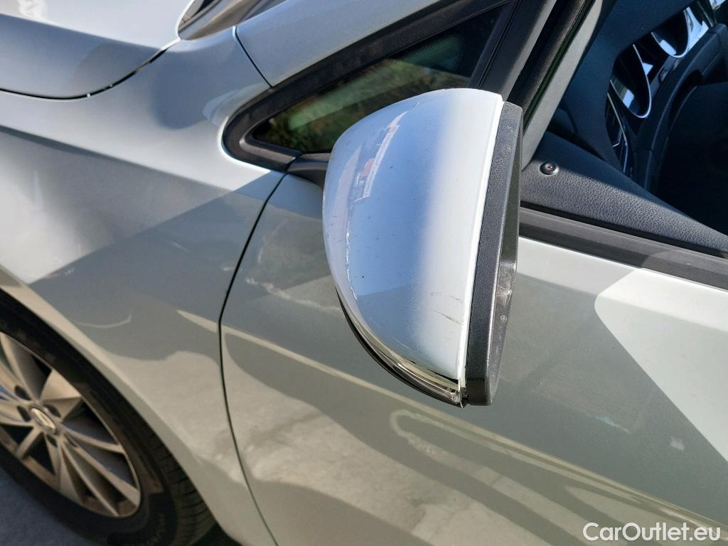  Volkswagen  Golf  VOLKSWAGEN / 2016 / 5P / berlina con portón Last Edition 1.6 TDI 85kW (115CV) #16
