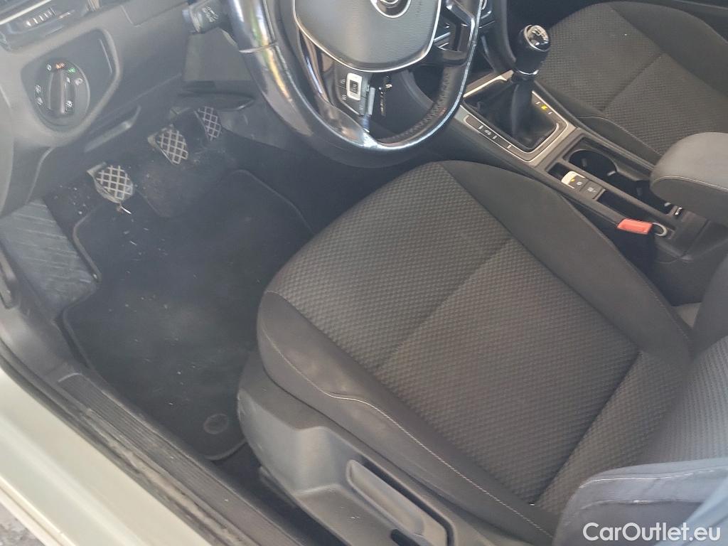  Volkswagen  Golf  VOLKSWAGEN / 2016 / 5P / berlina con portón Last Edition 1.6 TDI 85kW (115CV) #22