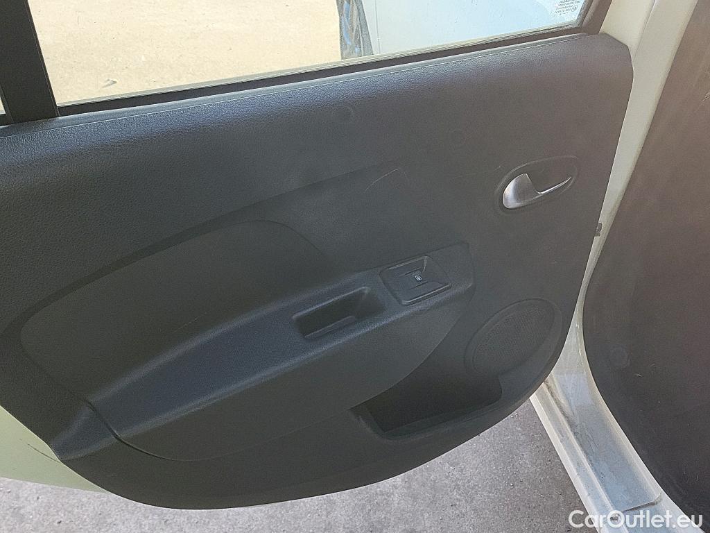  Dacia  Sandero DACIA  / 2016 / 5P / berlina con portón Comfort TCe 1.0 74kW (100CV) #13