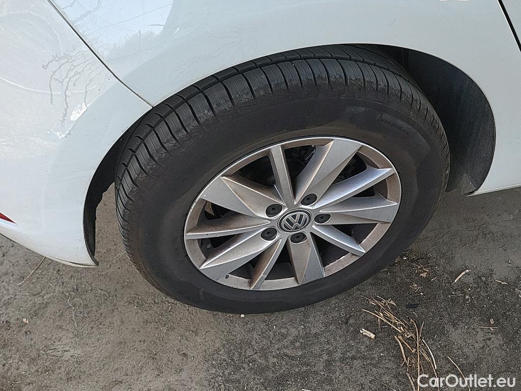  Volkswagen  Golf  VOLKSWAGEN / 2016 / 5P / berlina con portón Last Edition 1.6 TDI 85kW (115CV) #10
