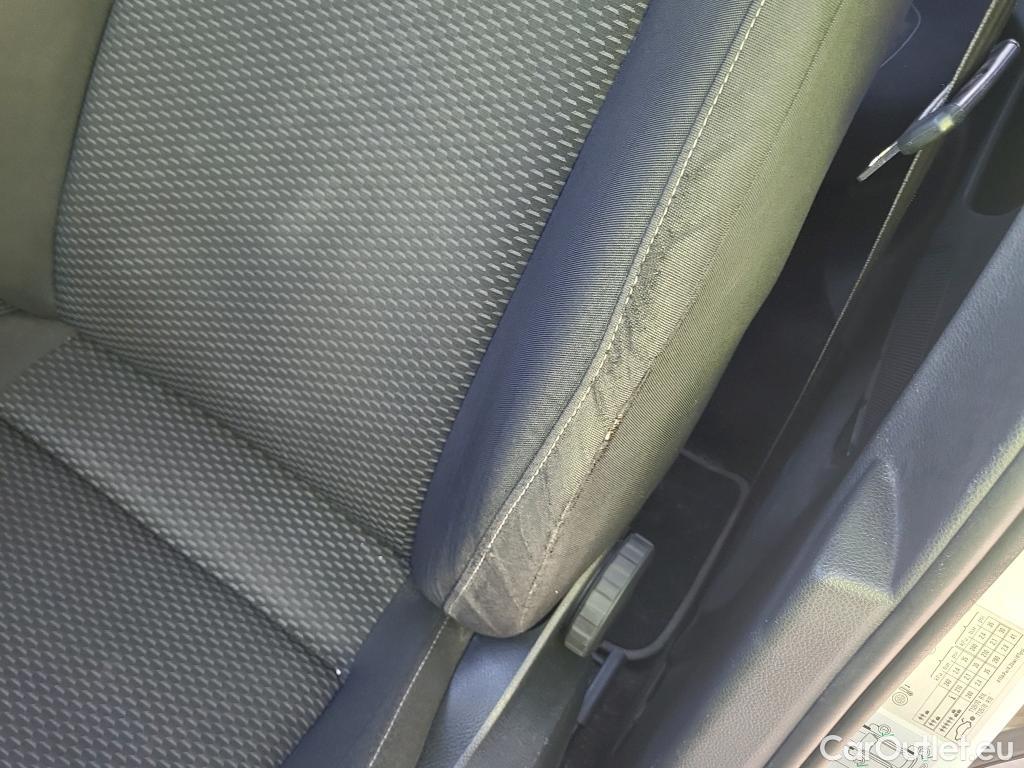  Volkswagen  Golf  VOLKSWAGEN / 2016 / 5P / berlina con portón Last Edition 1.6 TDI 85kW (115CV) #5