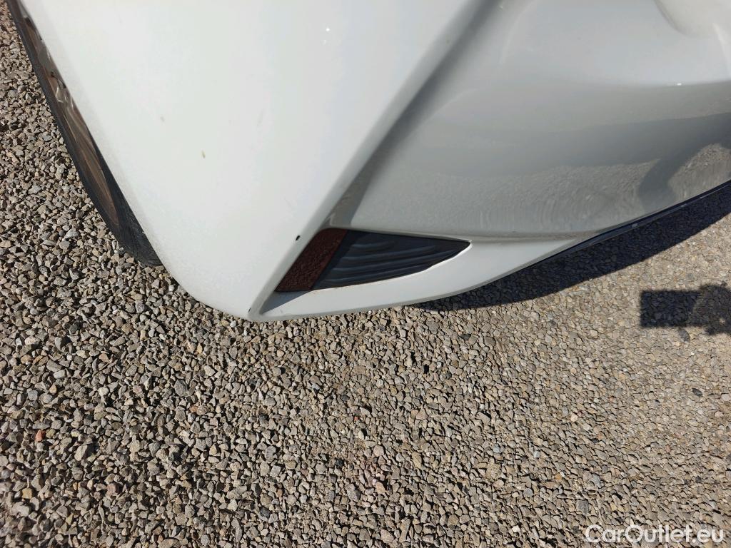  Toyota  Yaris TOYOTA  / 2017 / 5P / berlina con portón 1.5 100H Active Tech #23