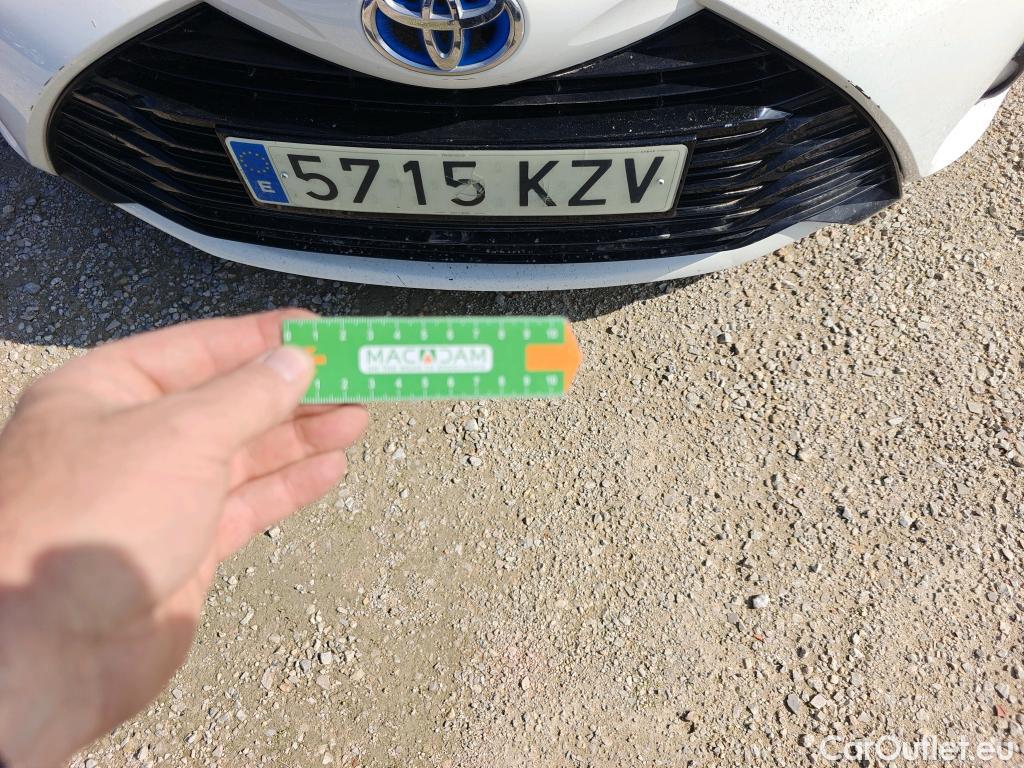  Toyota  Yaris TOYOTA  / 2017 / 5P / berlina con portón 1.5 100H Active Tech #16