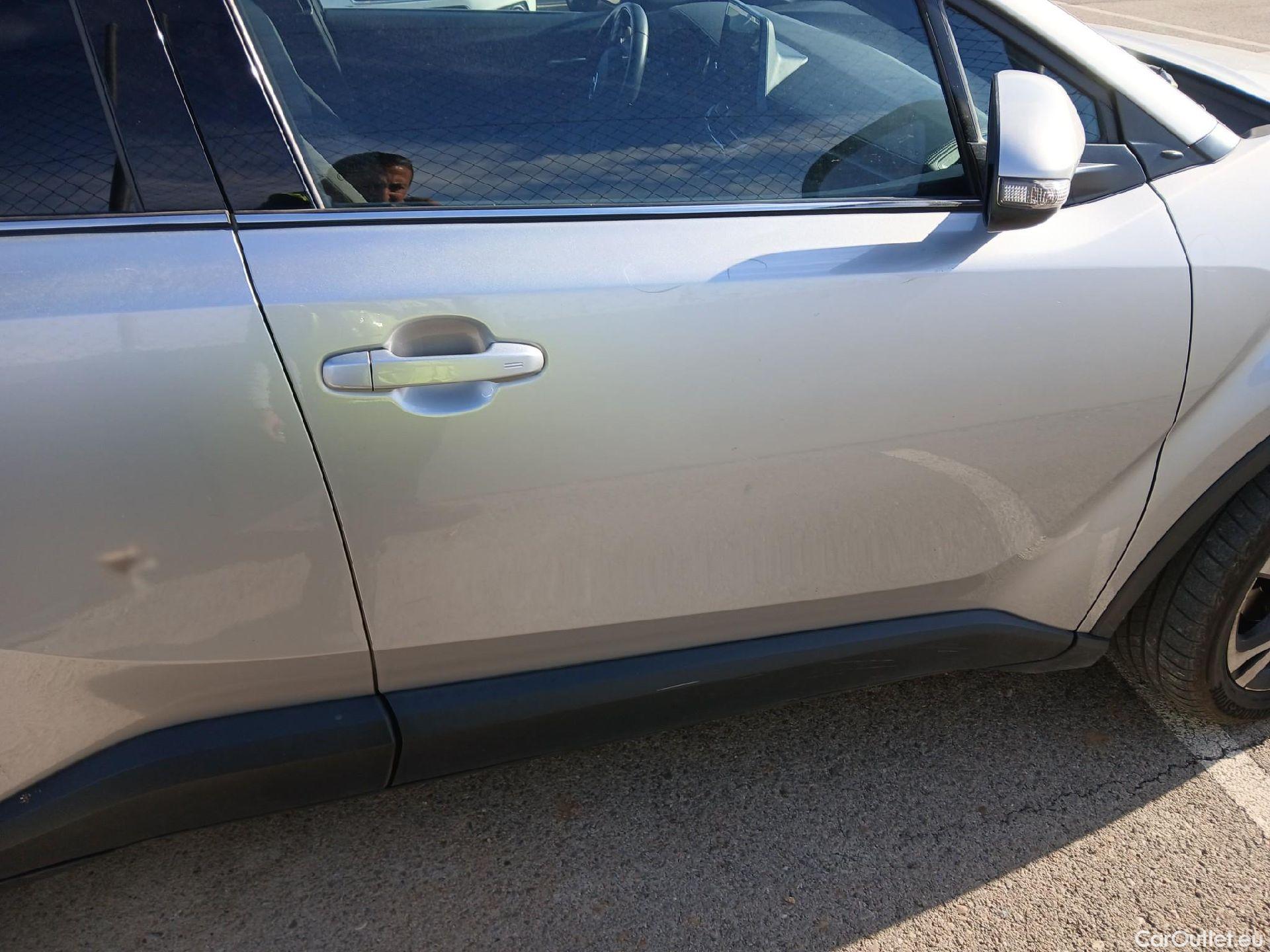  Toyota  C-HR TOYOTA  / 2019 / 5P / todoterreno 1.8 125H Advance #23