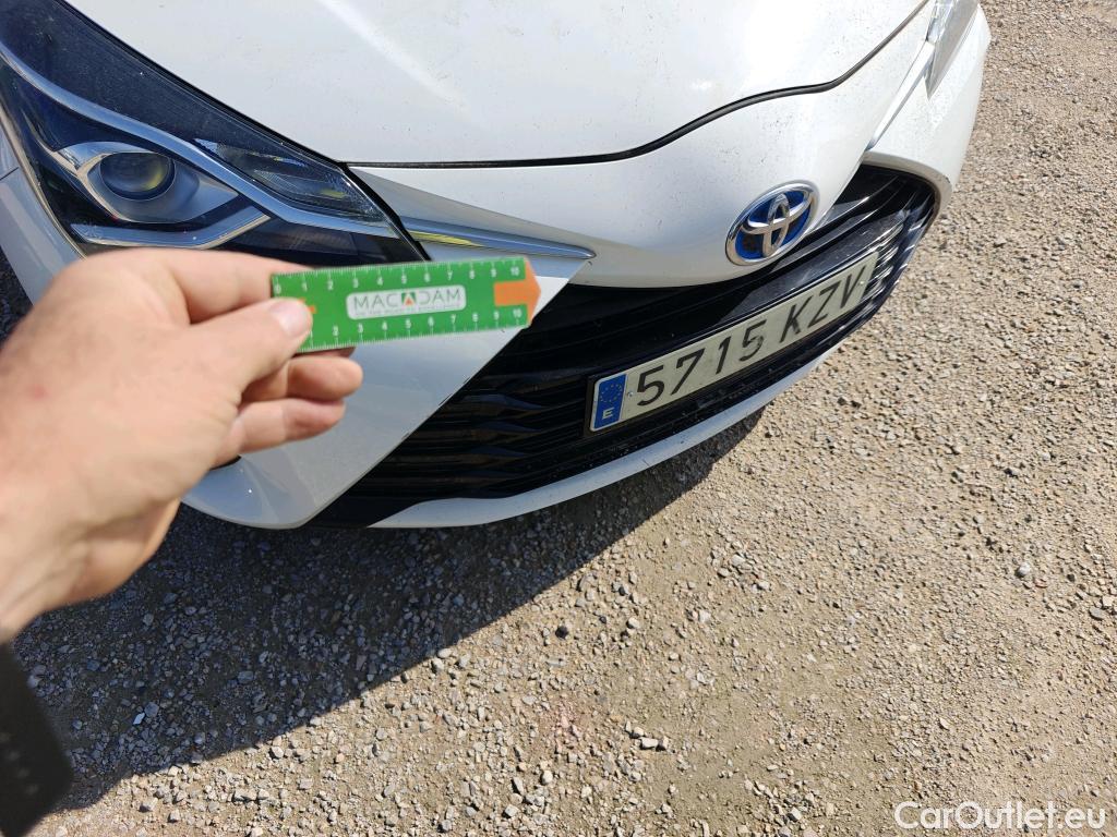  Toyota  Yaris TOYOTA  / 2017 / 5P / berlina con portón 1.5 100H Active Tech #18