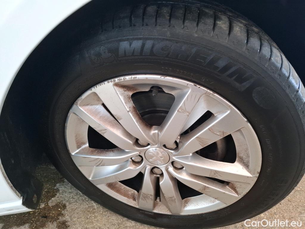 Peugeot  308  SW Active Business 1.6 Hdi 120CV BVA6 E6 #19