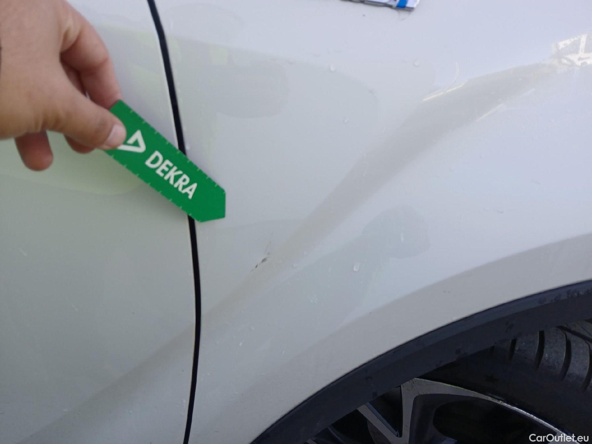  Land Rover  Discovery TOYOTA C-HR / 2019 / 5P / todoterreno 1.8 125H Advance #36