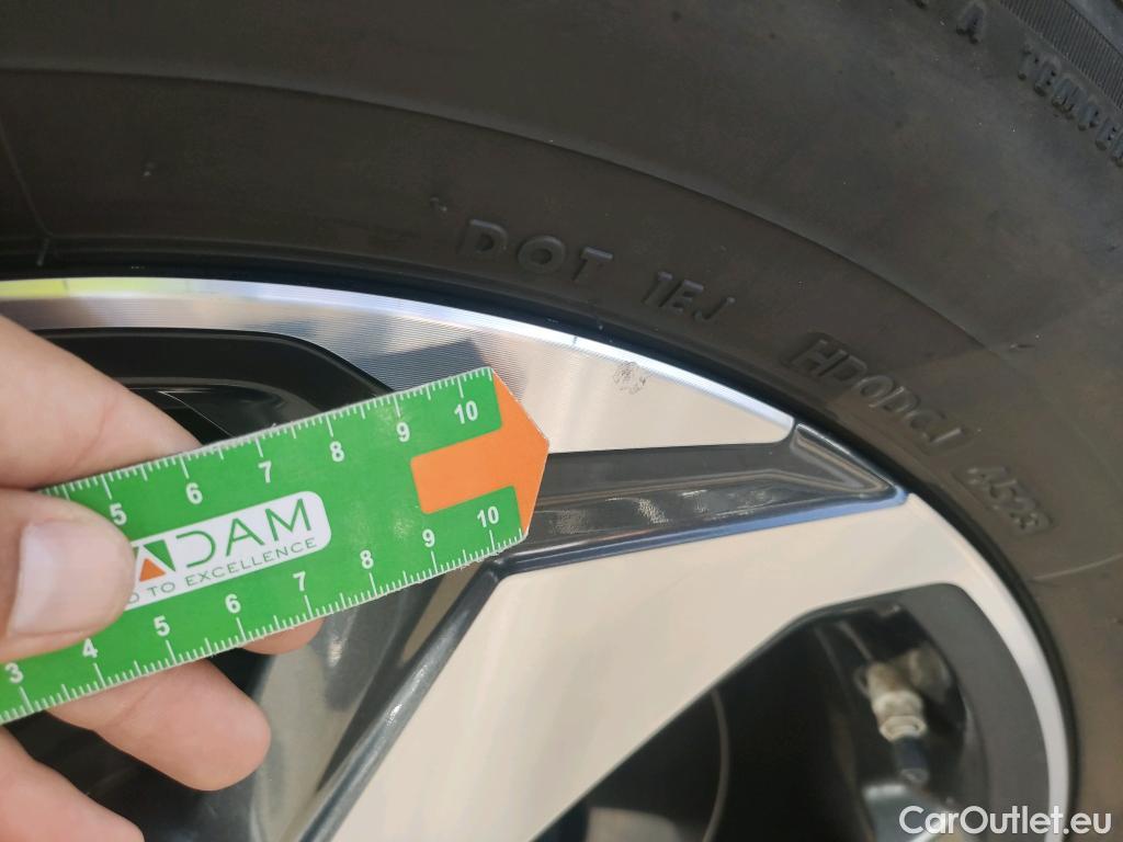  Toyota  RAV4 TOYOTA  / 2018 / 5P / todoterreno 2.5l PLUG-IN 300PH (e-CVT) Advance #4