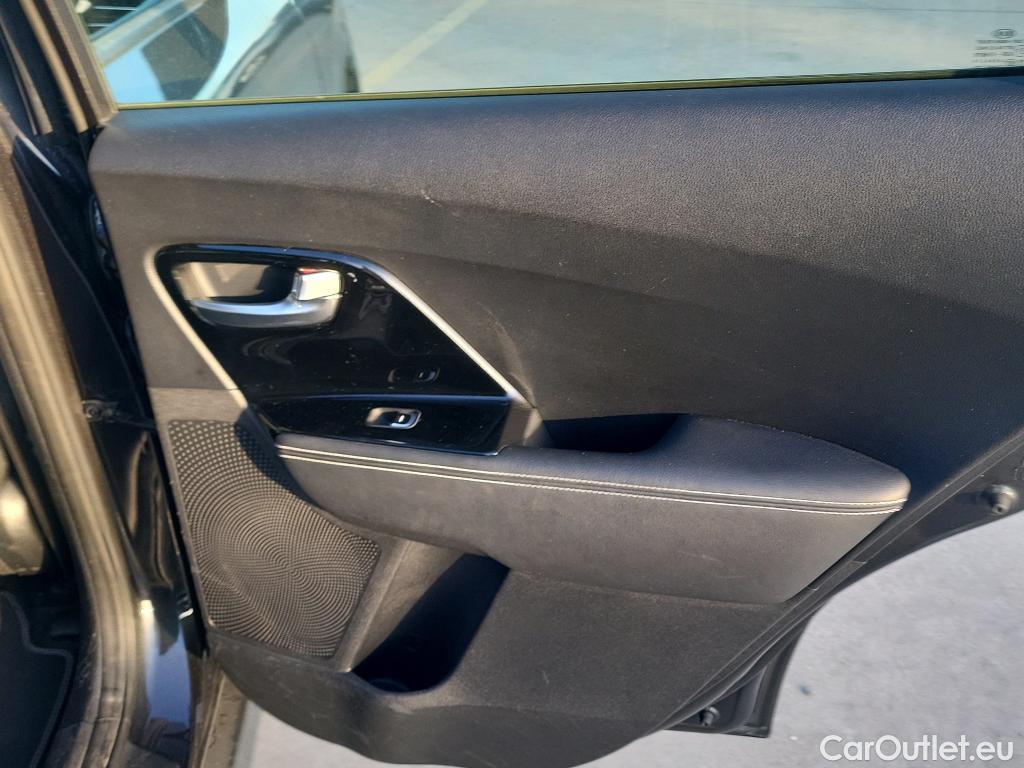  KIA  Niro KIA e- / 2016 / 5P / crossover e- 150kW (204CV) Drive (Long Range) #19