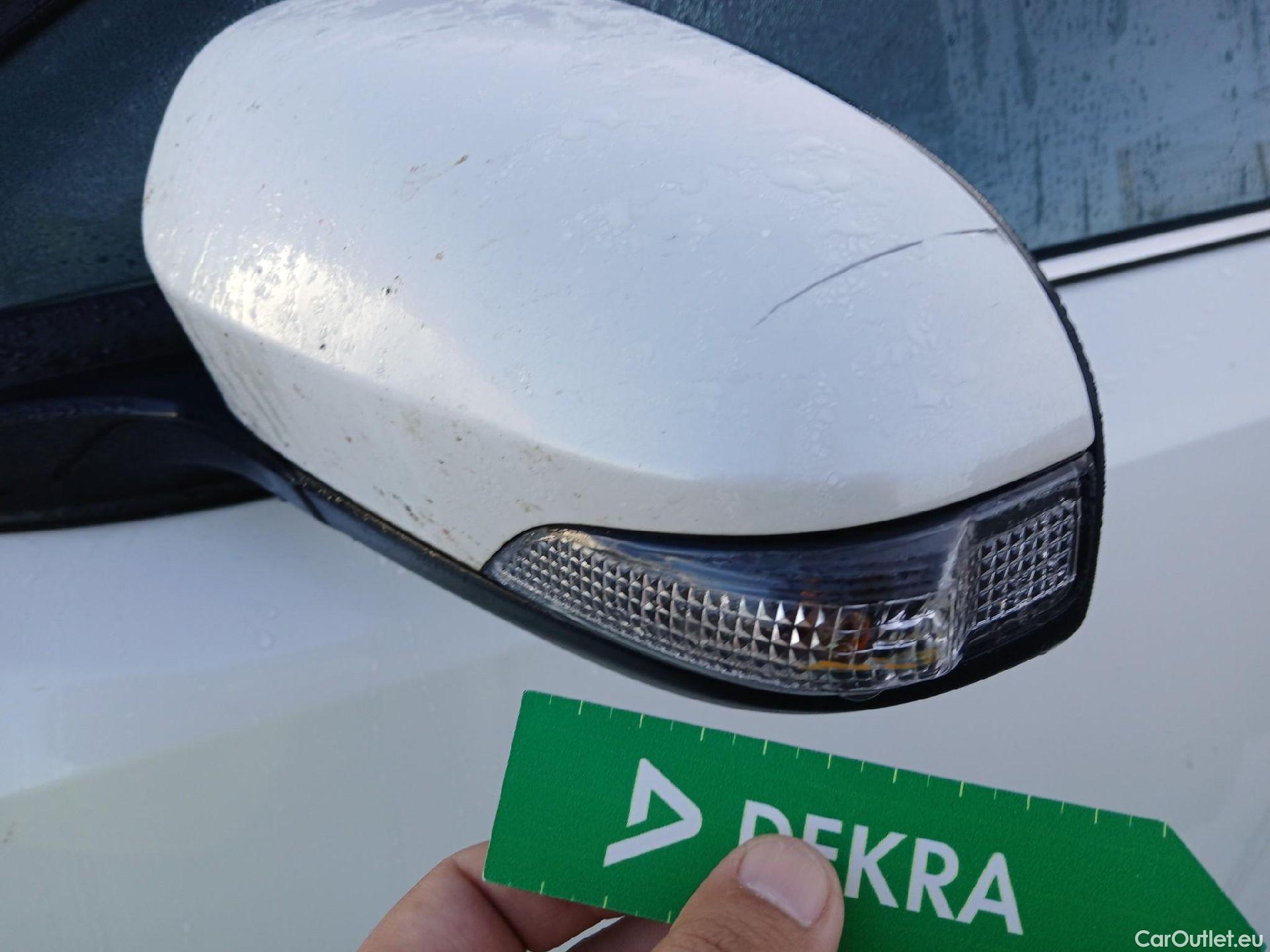 Land Rover  Discovery TOYOTA C-HR / 2019 / 5P / todoterreno 1.8 125H Advance #12