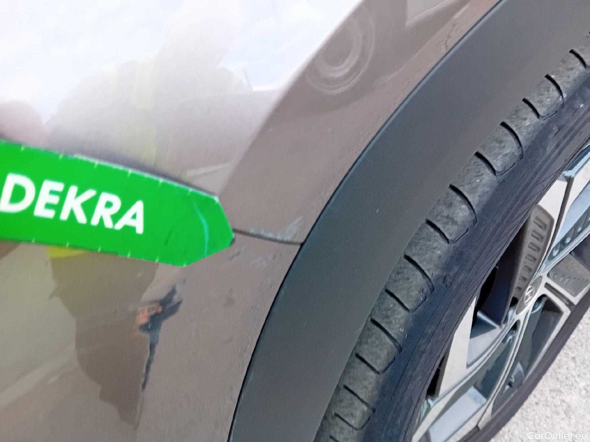  Hyundai  Tucson HYUNDAI  / 2020 / 5P / todoterreno 1.6 TGDI 169kW HEV Tecno Auto 2C #23