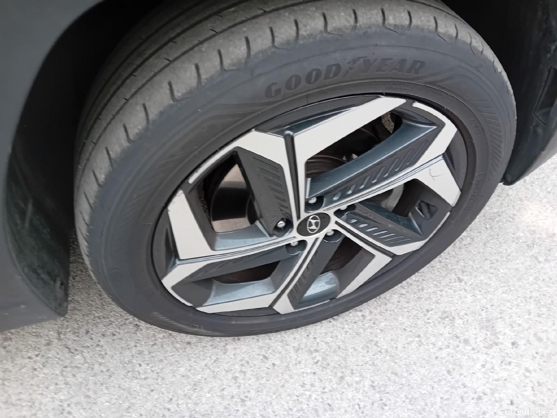  Hyundai  Tucson HYUNDAI  / 2020 / 5P / todoterreno 1.6 TGDI 169kW HEV Tecno Auto 2C #49