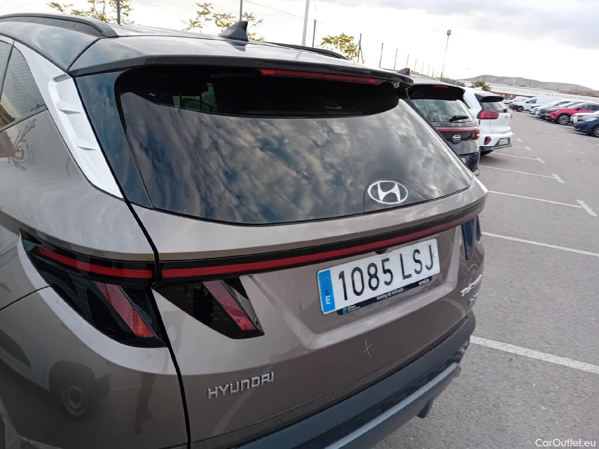  Hyundai  Tucson HYUNDAI  / 2020 / 5P / todoterreno 1.6 TGDI 169kW HEV Tecno Auto 2C #26