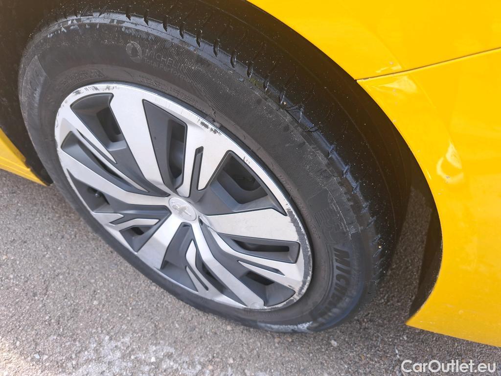  Peugeot  208 PEUGEOT  / 2019 / 5P / berlina con portón PureTech 73kW (100CV) Active #24