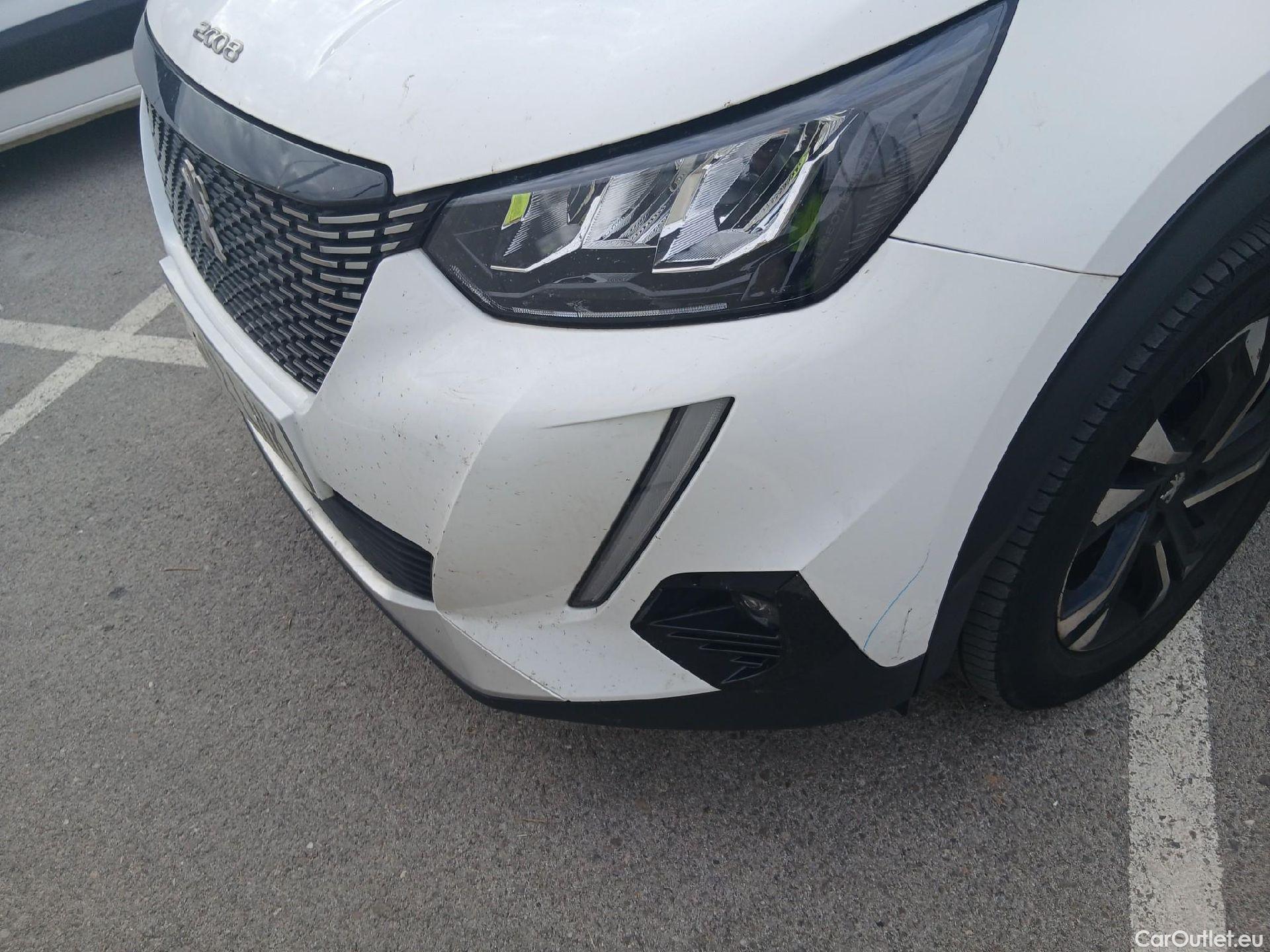  Peugeot  2008 PEUGEOT  / 2019 / 5P / todoterreno Allure Pack BlueHDI 81kW (110CV) (AC) #5