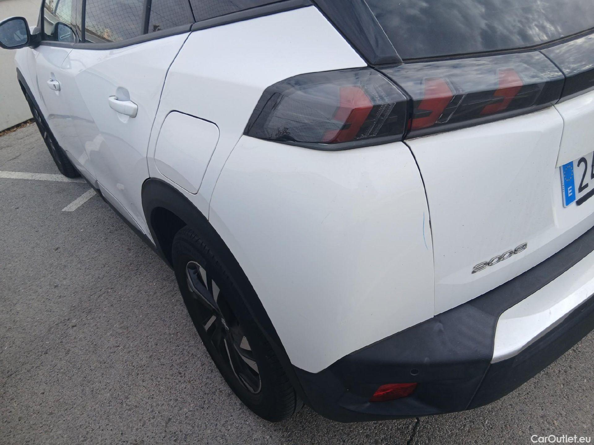  Peugeot  2008 PEUGEOT  / 2019 / 5P / todoterreno Allure Pack BlueHDI 81kW (110CV) (AC) #23