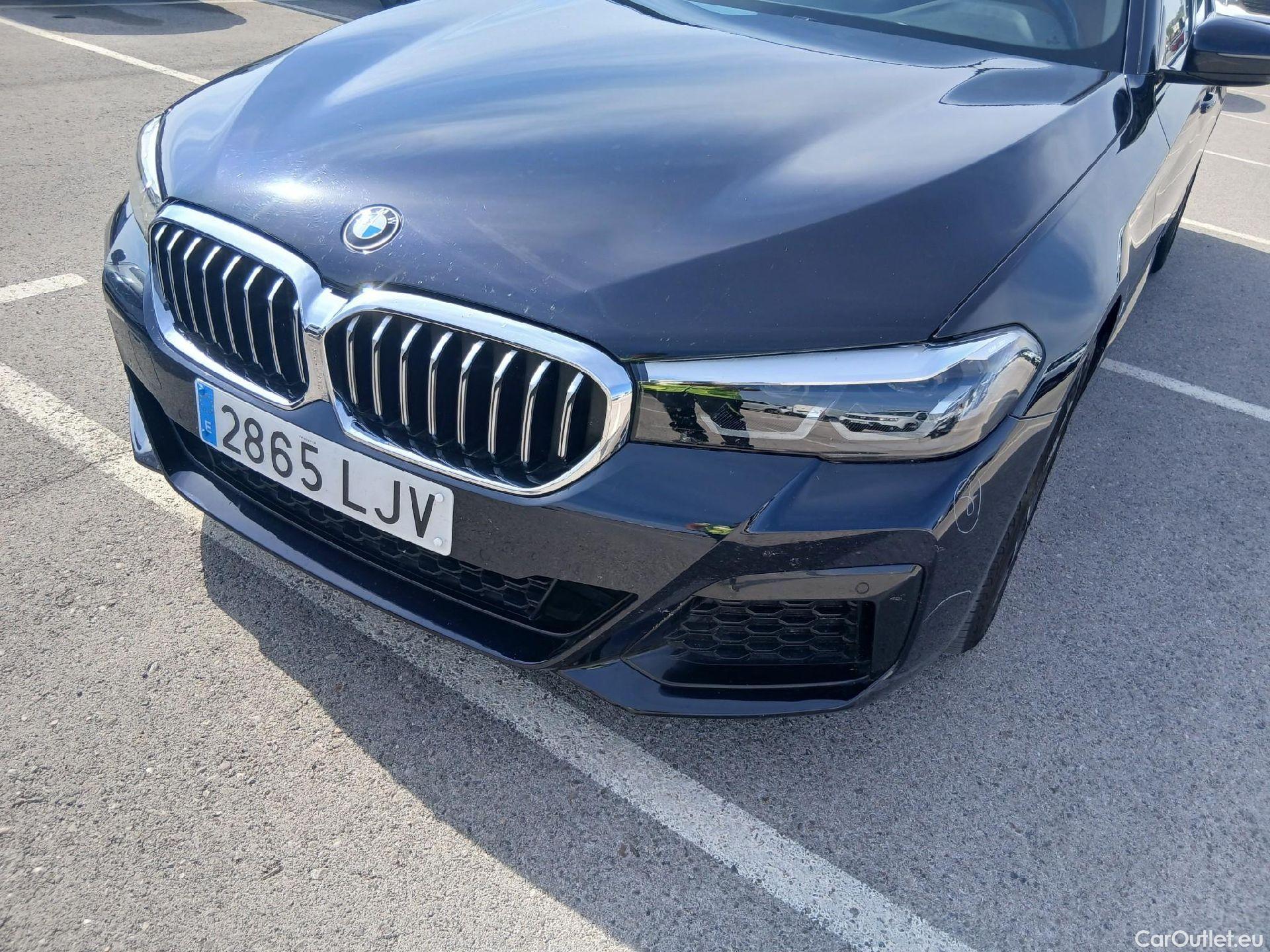  Bmw  Serie 5 BMW  / 2020 / 4P / sedán 520dA #3