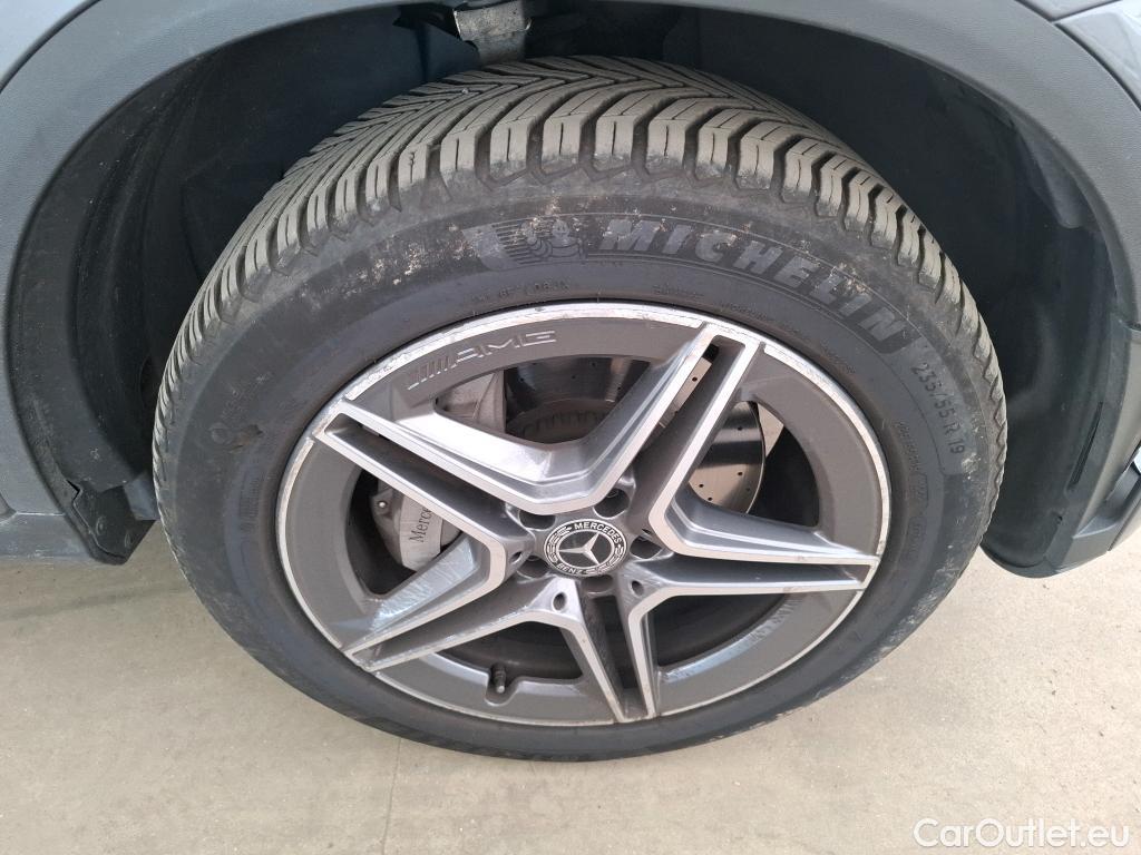  Mercedes  G-Klasee MERCEDES-BENZ GLC Coupe / 2019 / 5P / Coupé GLC 300 e AMG Line 4Matic #35