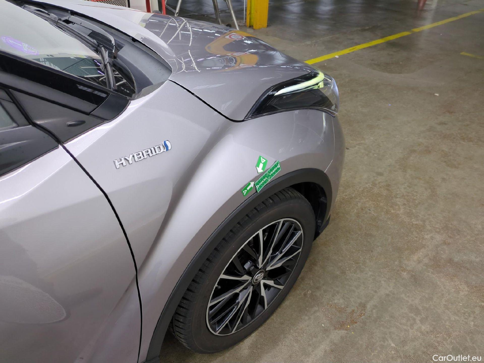  Toyota  C-HR TOYOTA  / 2016 / 5P / SUV 2.0 HYBRIDE 184 DISTINCTIVE #29
