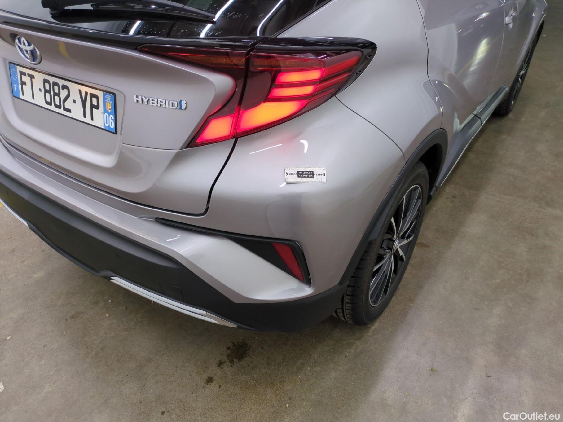  Toyota  C-HR TOYOTA  / 2016 / 5P / SUV 2.0 HYBRIDE 184 DISTINCTIVE #40