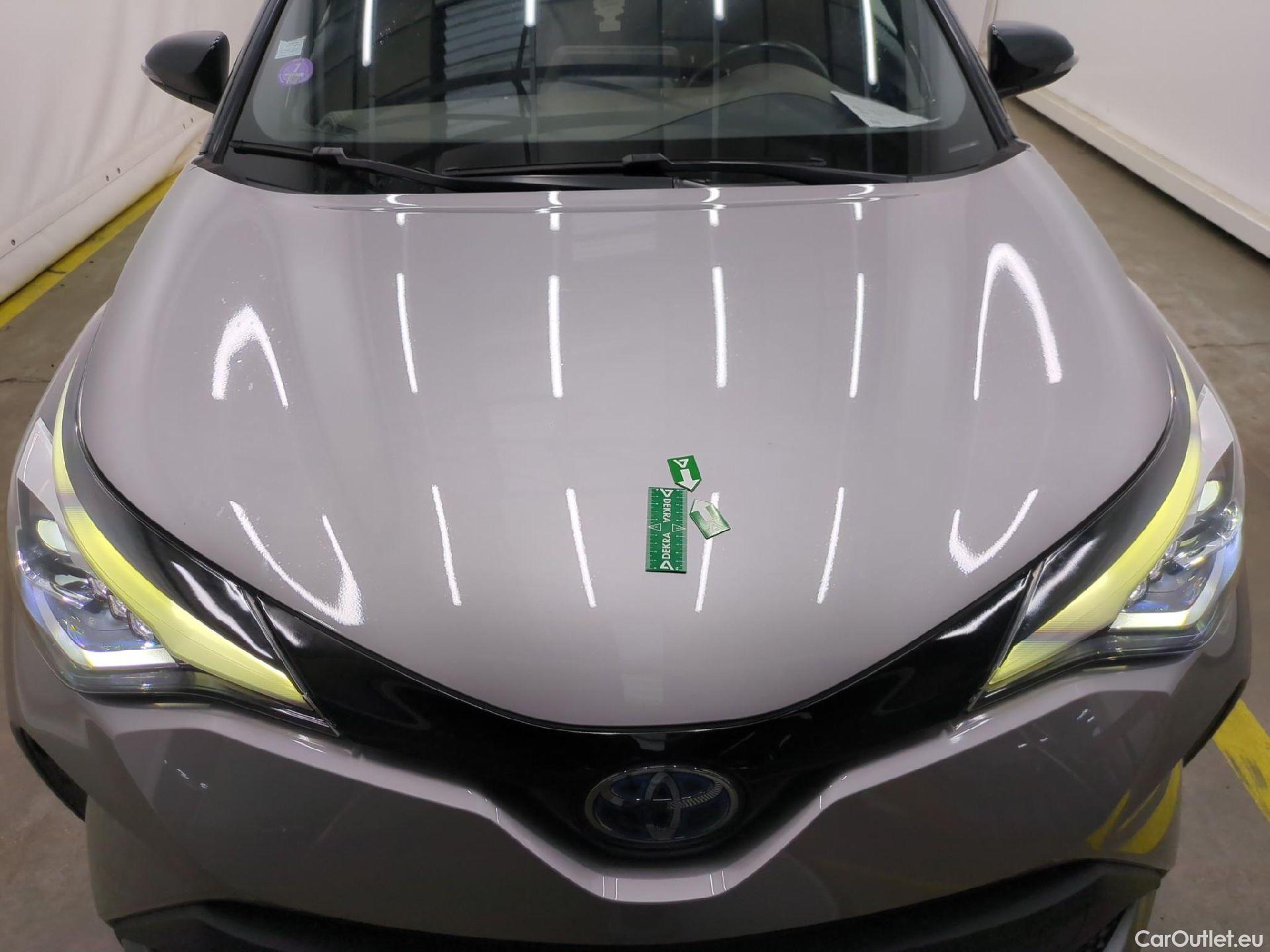  Toyota  C-HR TOYOTA  / 2016 / 5P / SUV 2.0 HYBRIDE 184 DISTINCTIVE #32
