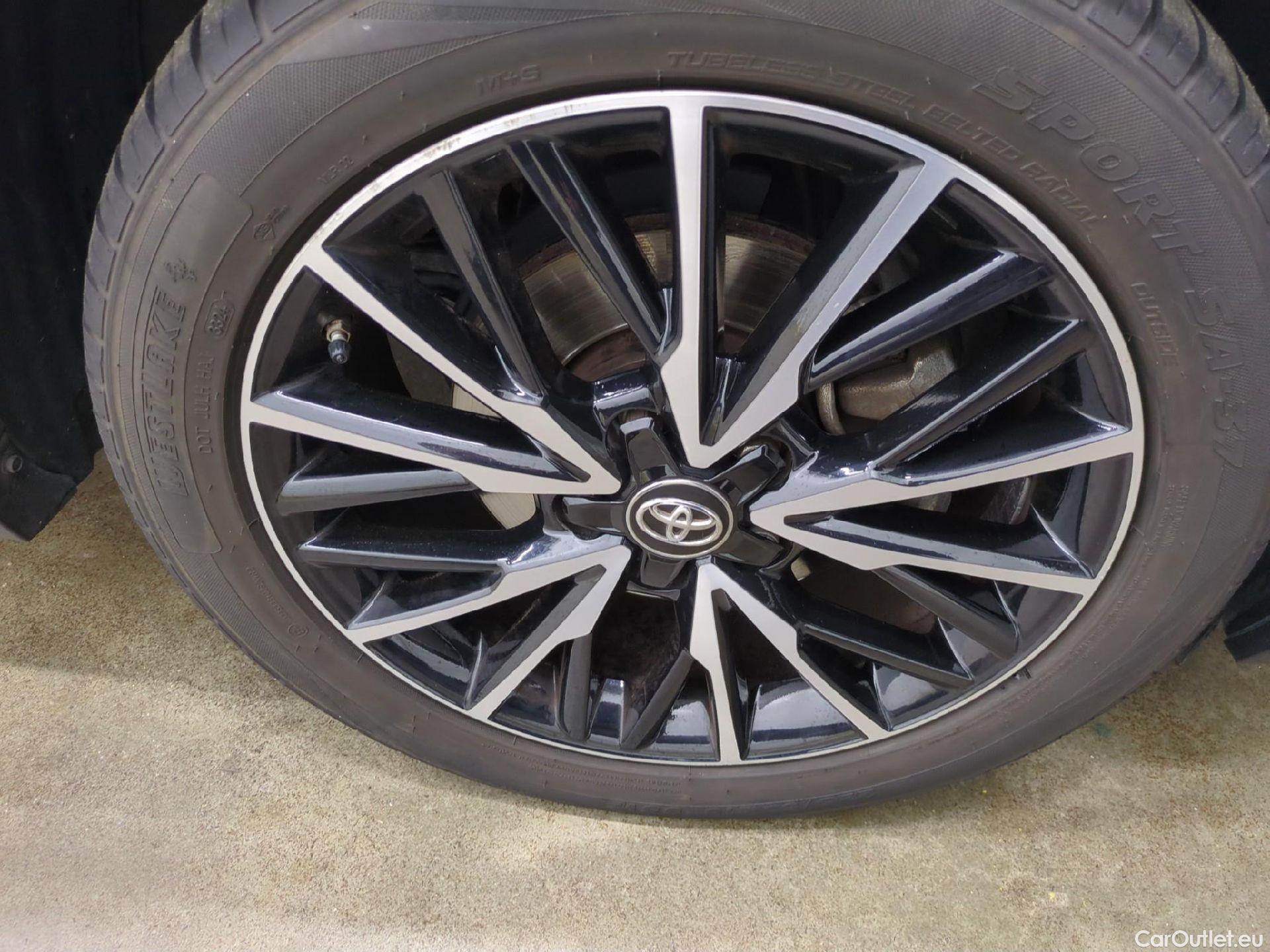  Toyota  C-HR TOYOTA  / 2016 / 5P / SUV 2.0 HYBRIDE 184 DISTINCTIVE #9