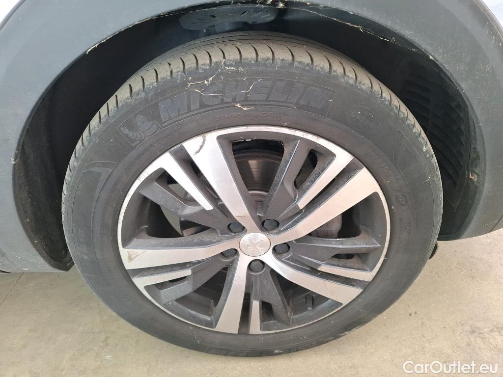  Peugeot  5008  GT Line 1.5 HDi 130CV BVA8 7 Sieges E6dT #35