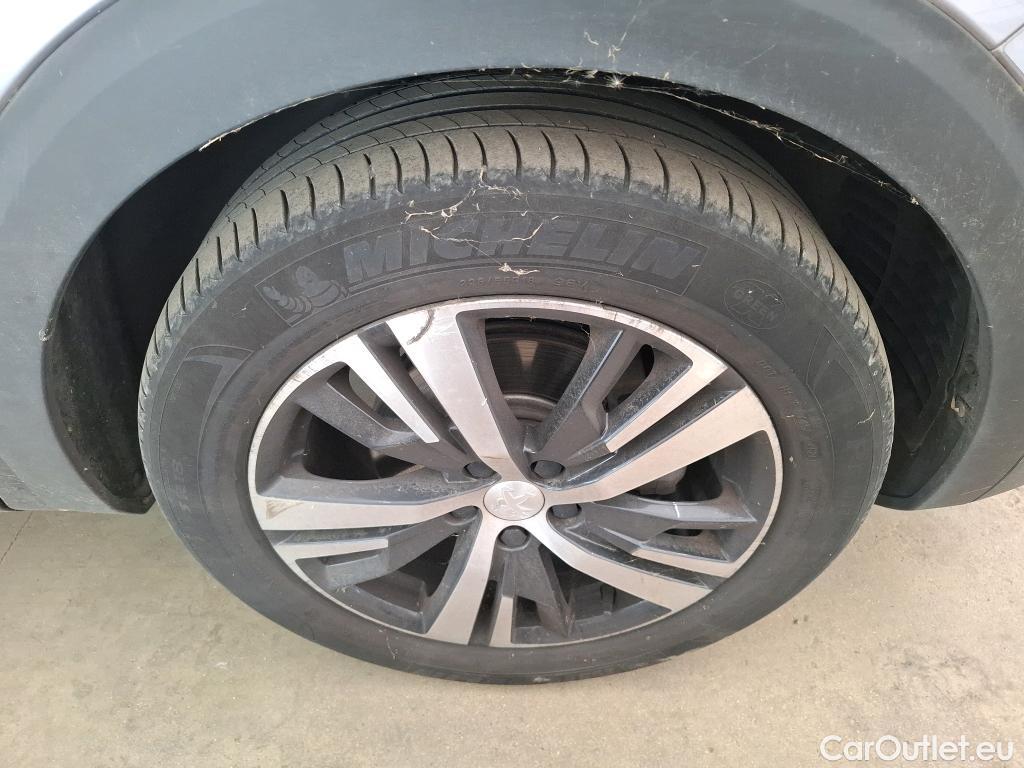  Peugeot  5008  GT Line 1.5 HDi 130CV BVA8 7 Sieges E6dT #34