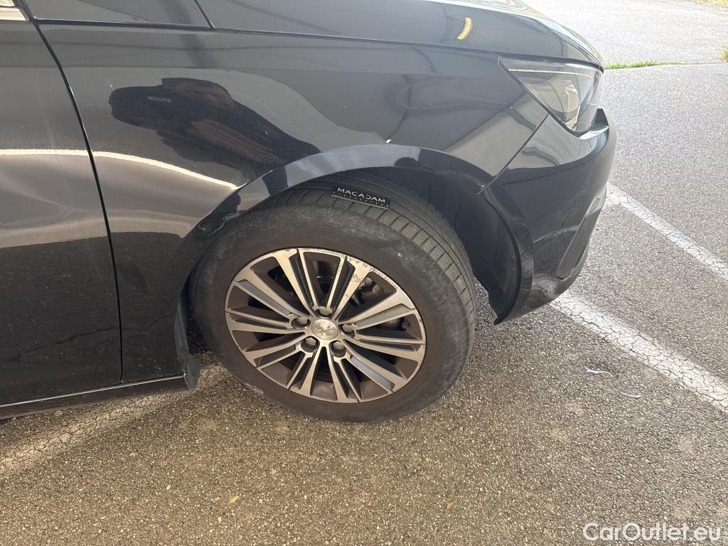  Peugeot  308  Allure Business 1.5 HDi 130CV BVA8 E6d #35