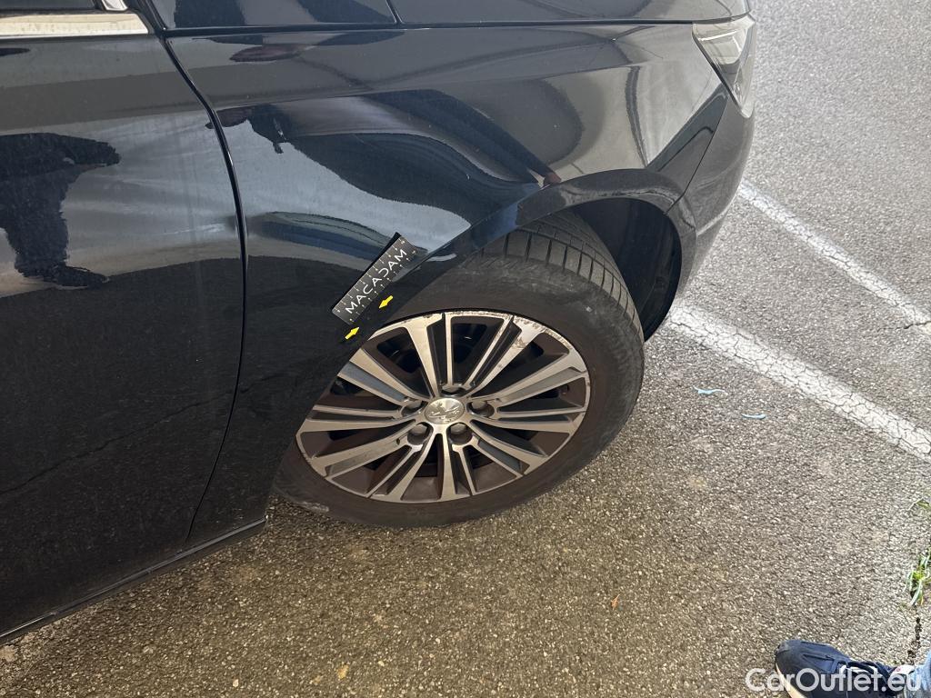  Peugeot  308  Allure Business 1.5 HDi 130CV BVA8 E6d #41