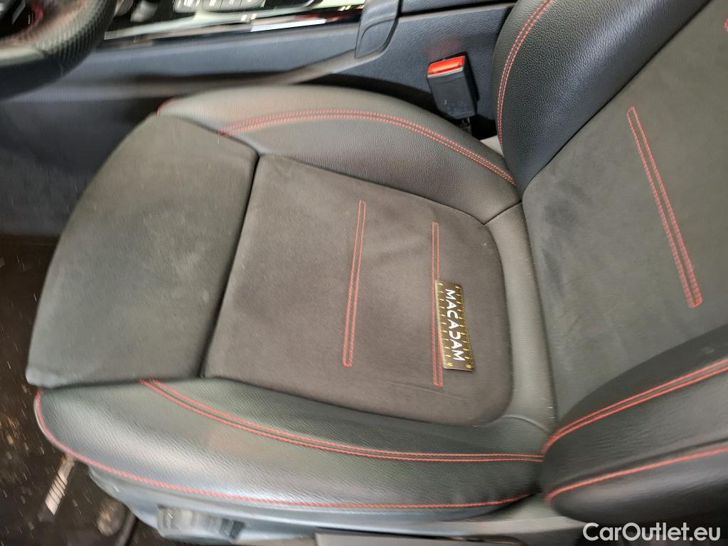  Mercedes  A-Klasse MERCEDES BENZ Classe A Compact  2018  5P  Berline A 250 AMG Line 4Matic #30