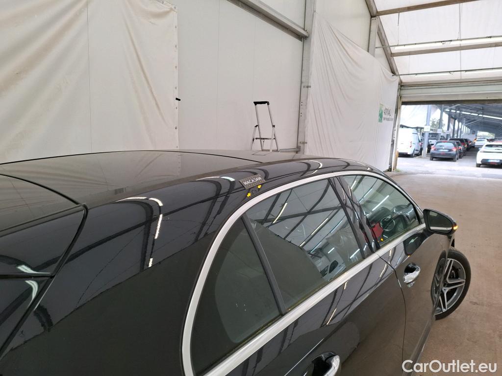  Mercedes  A-Klasse MERCEDES BENZ Classe A Compact  2018  5P  Berline A 250 AMG Line 4Matic #26