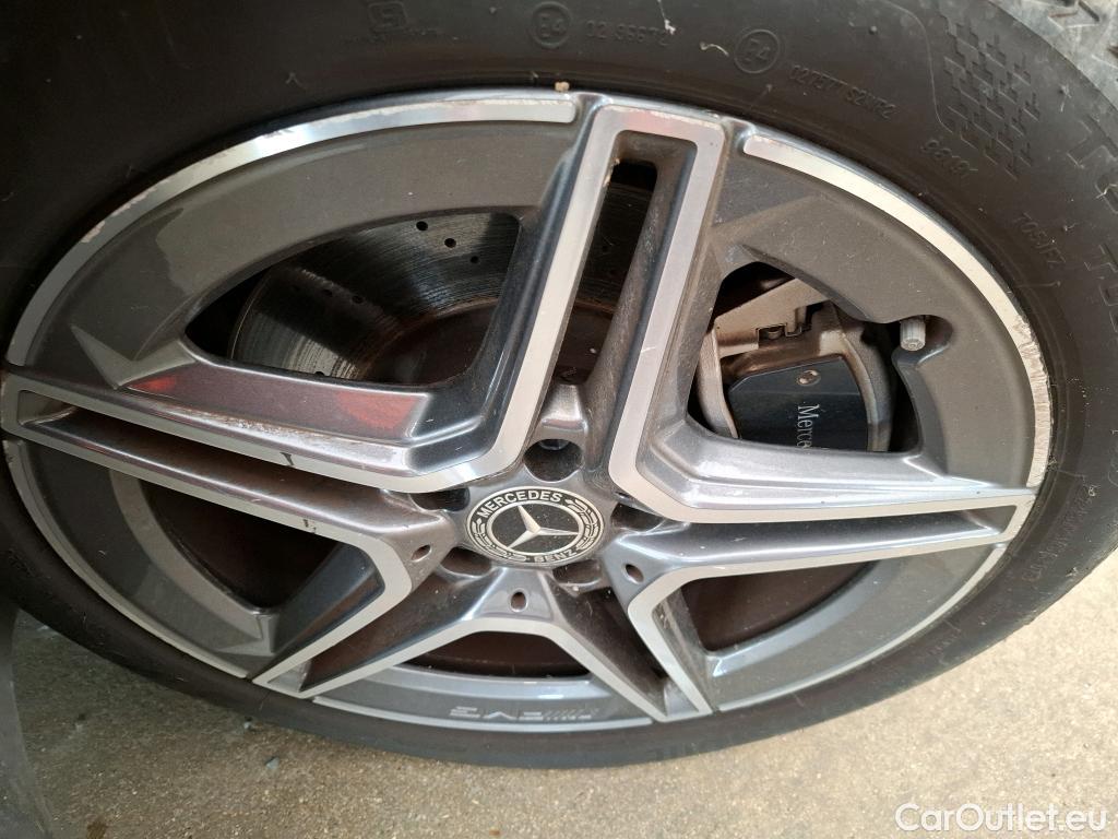  Mercedes  A-Klasse MERCEDES BENZ Classe A Compact  2018  5P  Berline A 250 AMG Line 4Matic #17