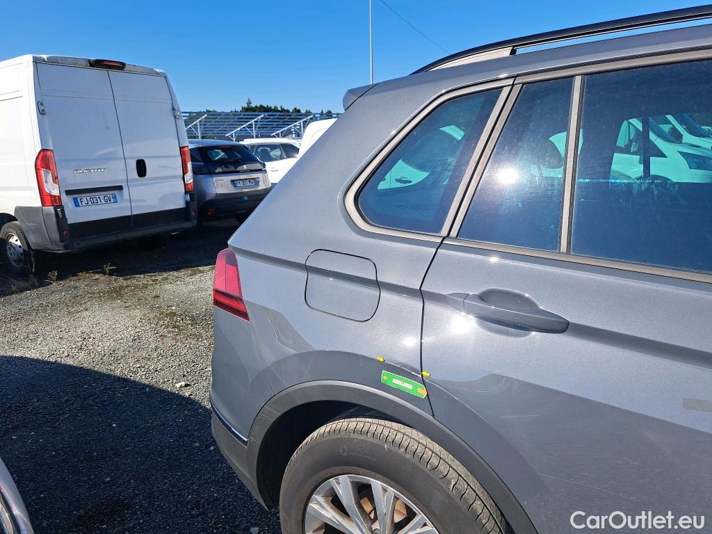  Volkswagen  Tiguan VOLKSWAGEN  / 2020 / 5P / SUV 1.5 TSI 150 DSG7 LIFE BUSI #6