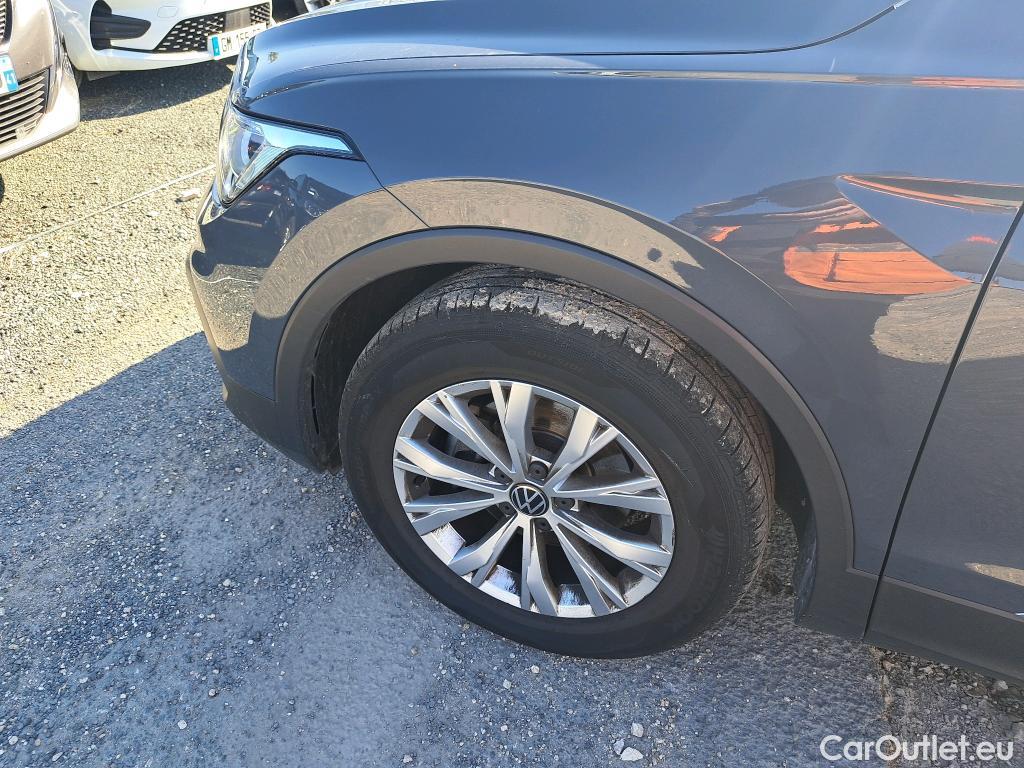  Volkswagen  Tiguan VOLKSWAGEN  / 2020 / 5P / SUV 1.5 TSI 150 DSG7 LIFE BUSI #18