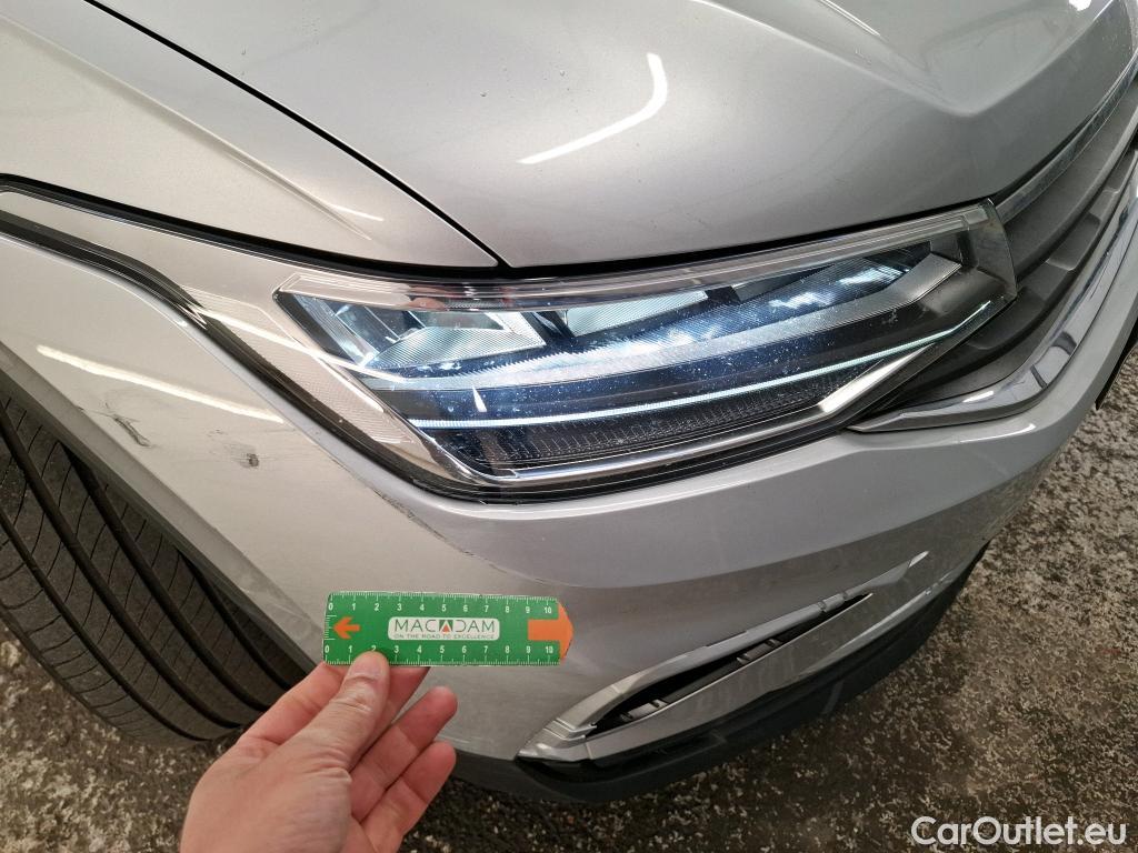  Volkswagen  Tiguan VOLKSWAGEN  5p SUV 2.0 TDI 150 DSG7 Confline Bus #30