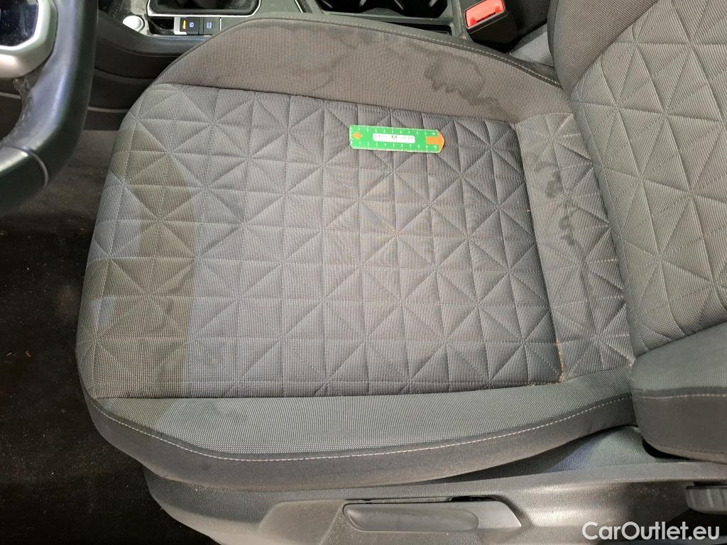  Volkswagen  Tiguan VOLKSWAGEN  5p SUV 2.0 TDI 150 DSG7 Confline Bus #33