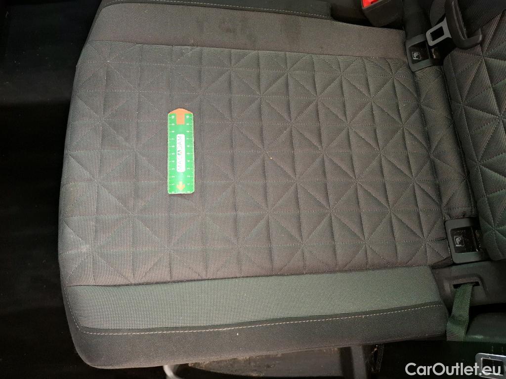  Volkswagen  Tiguan VOLKSWAGEN  5p SUV 2.0 TDI 150 DSG7 Confline Bus #34