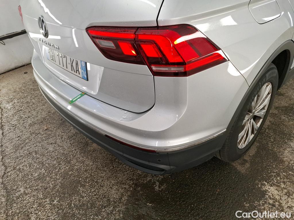  Volkswagen  Tiguan VOLKSWAGEN  5p SUV 2.0 TDI 150 DSG7 Confline Bus #1