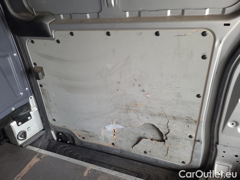  Mercedes  Vito  W639 (2010)  111CDI L KAWA 4d #18